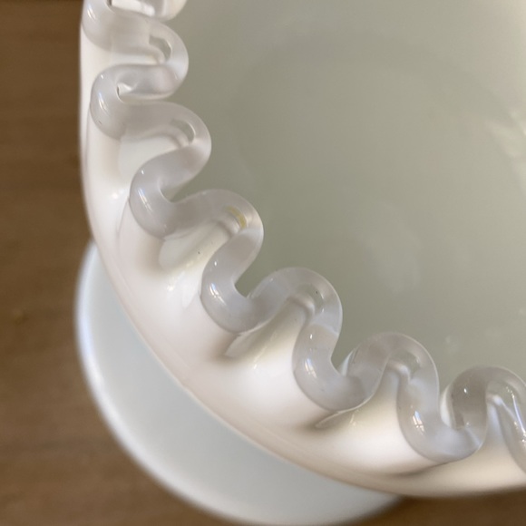 Fenton White Silver Crest Dip Bowl USA - Picture 9 of 9